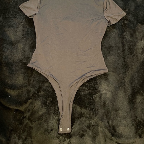 Haven Short Sleeve Bodysuit - Picture 3 of 4